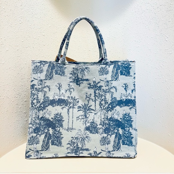 MIAMI Tropical Print Chambray Carryall Canvas Tote Bag OS NWT - Picture 4 of 10